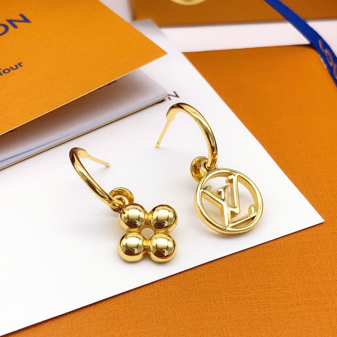 Geometric Emblem Stud Earrings in Gold-Tone – Design 024 close-up detail
