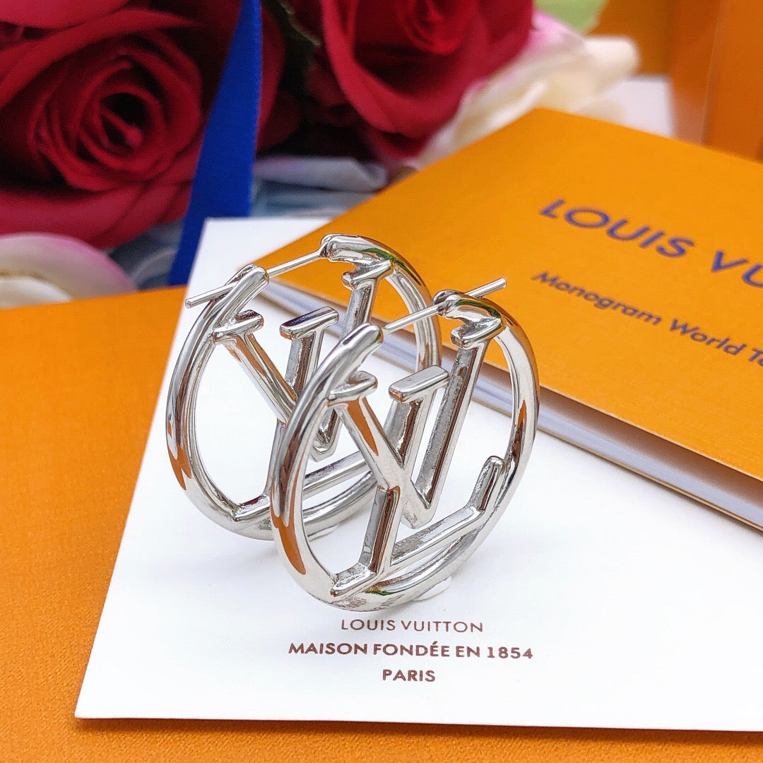 Round Statement Earrings in Gold-Tone – Design 009 detail view
