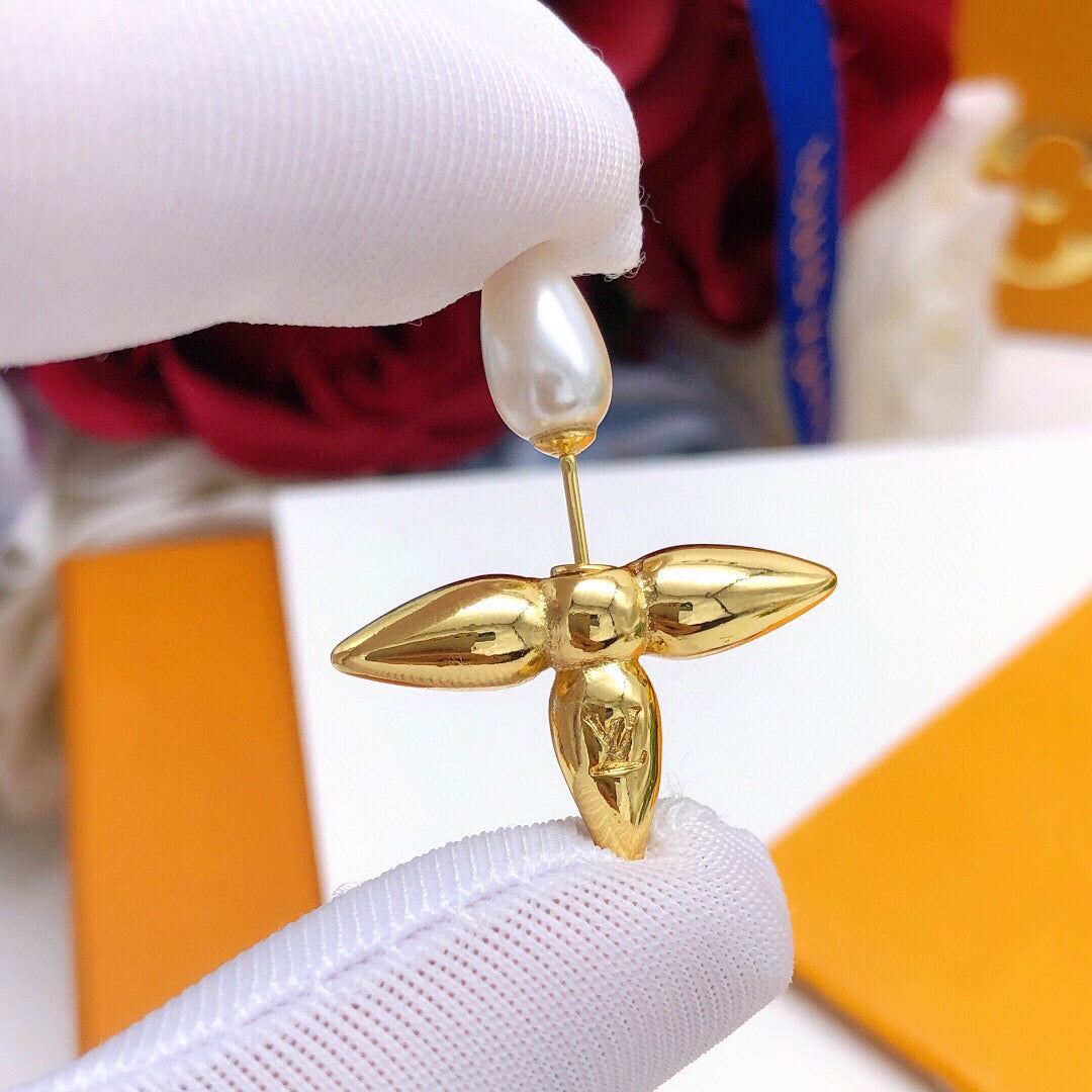 Geometric Emblem Stud Earrings in Gold-Tone – Design 022 main product view