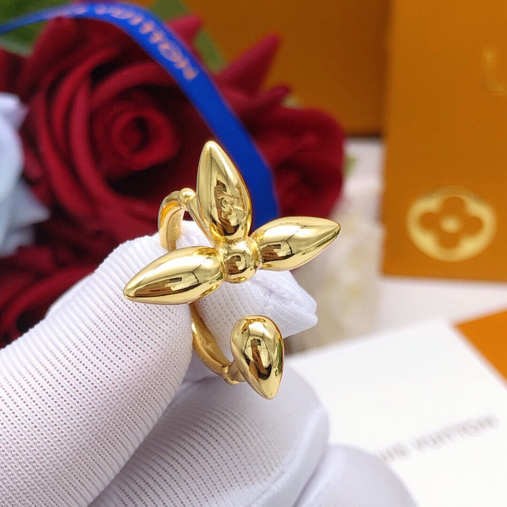 Geometric Emblem Statement Ring in Gold-Tone – Design 008 main product view