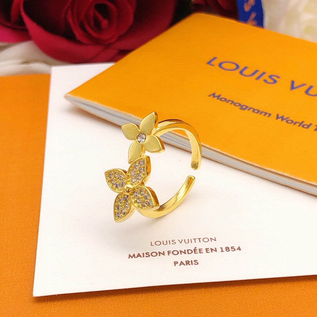 Geometric Emblem Statement Ring in Gold-Tone – Design 007 detail view