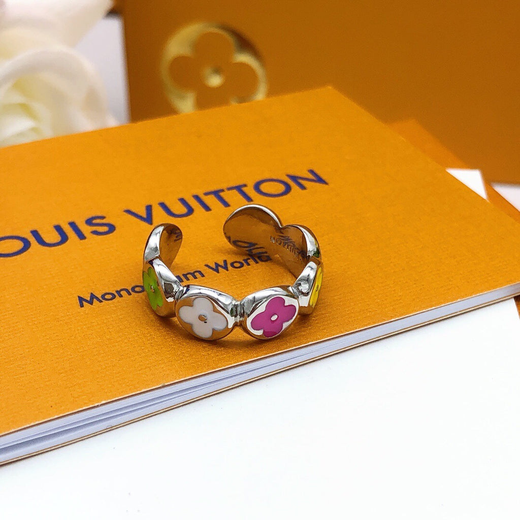 Geometric Emblem Statement Ring in Gold-Tone – Design 006 detail view