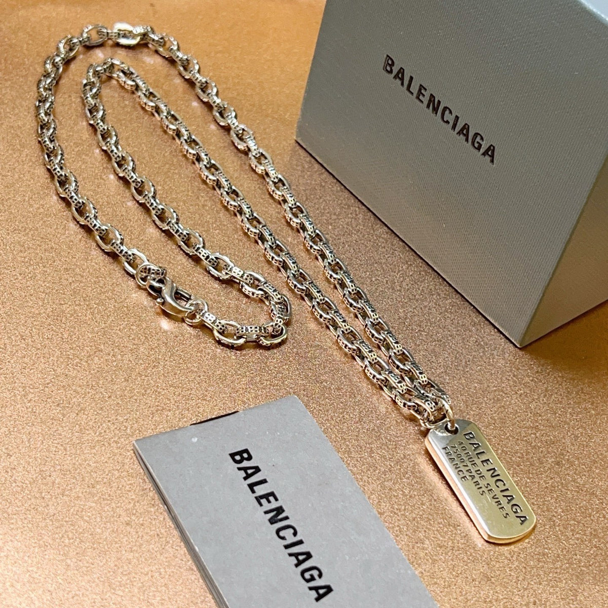 Geometric Emblem Pendant Necklace in Polished Metal-Tone – Vintage Detail – Design 044 side detail