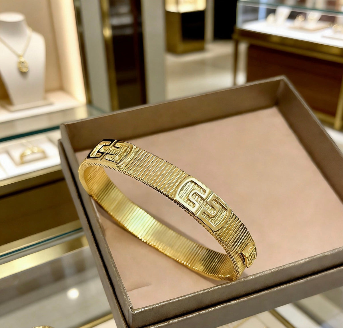Serpentine Bangle in Polished Metal-Tone – Serpentine Detail – Design 004 main product view