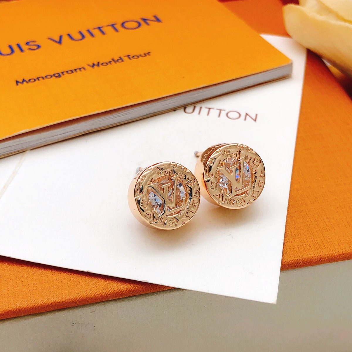 Round Stud Earrings in Rose-Gold-Tone – Rose Gold Detail side detail