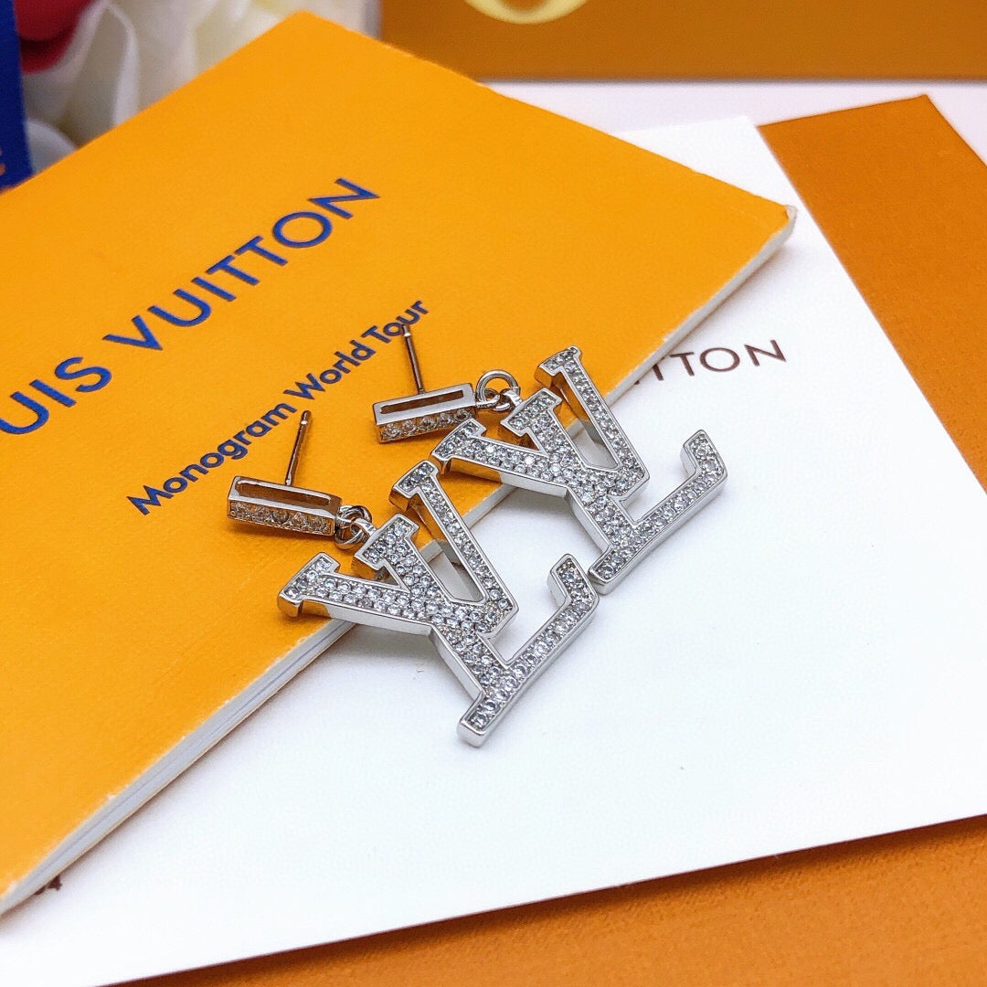 Geometric Emblem Pendant in Silver-Tone – Silver Detail – Design 002 detail view