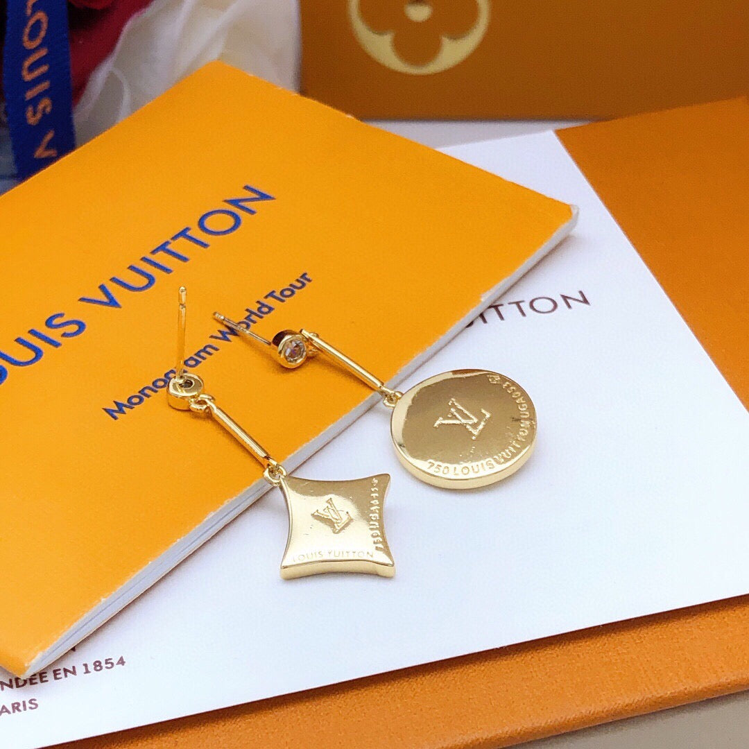 Geometric Emblem Stud Earrings in Gold-Tone – Design 020 detail view