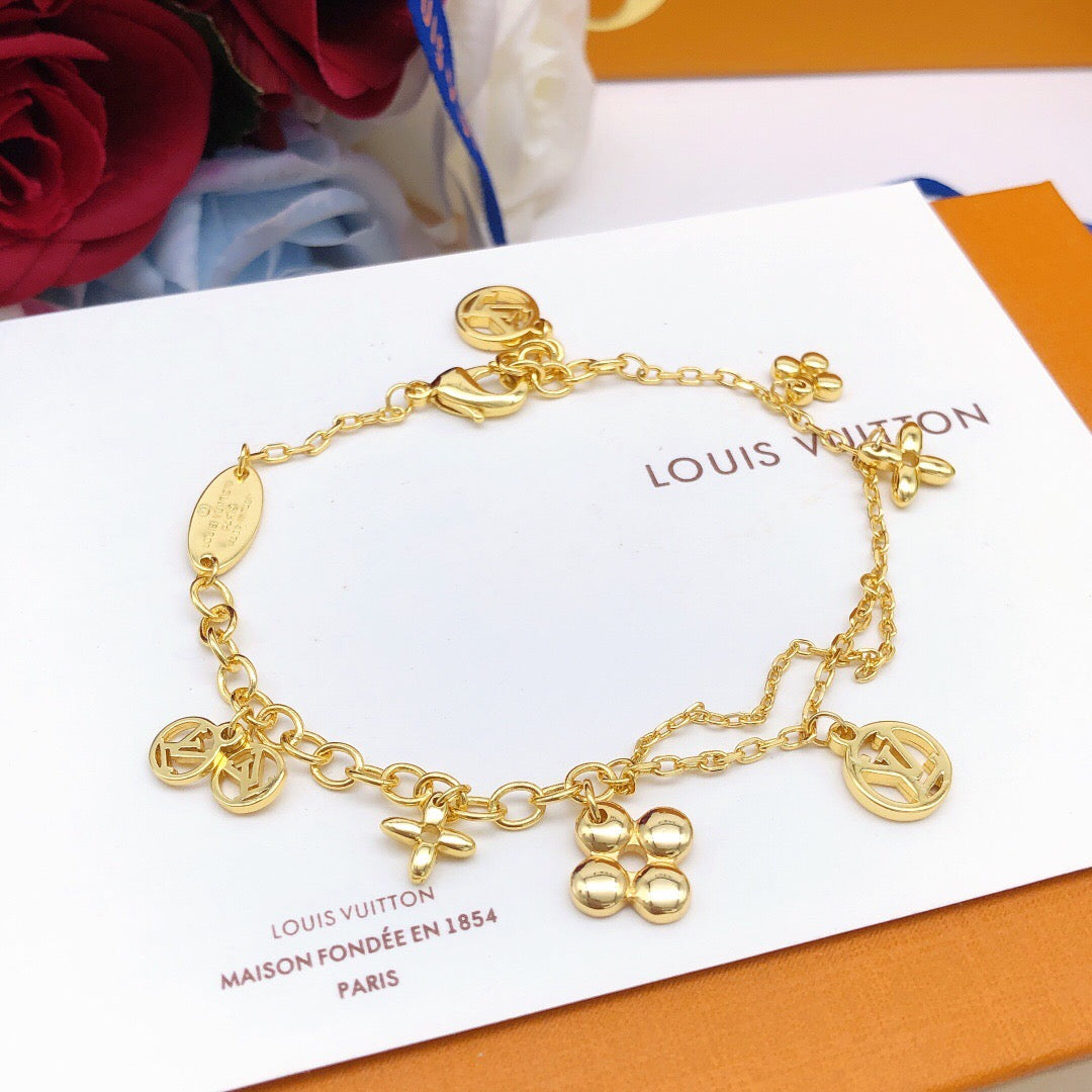 Floral Bracelet in Gold-Tone – Design 010 main product view