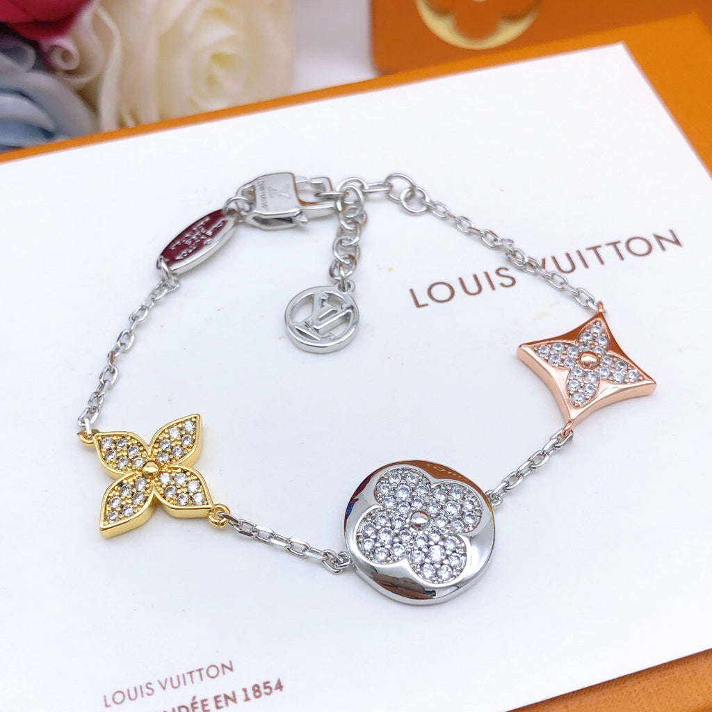 Geometric Emblem Fashion Accessory – Design 007 main product view