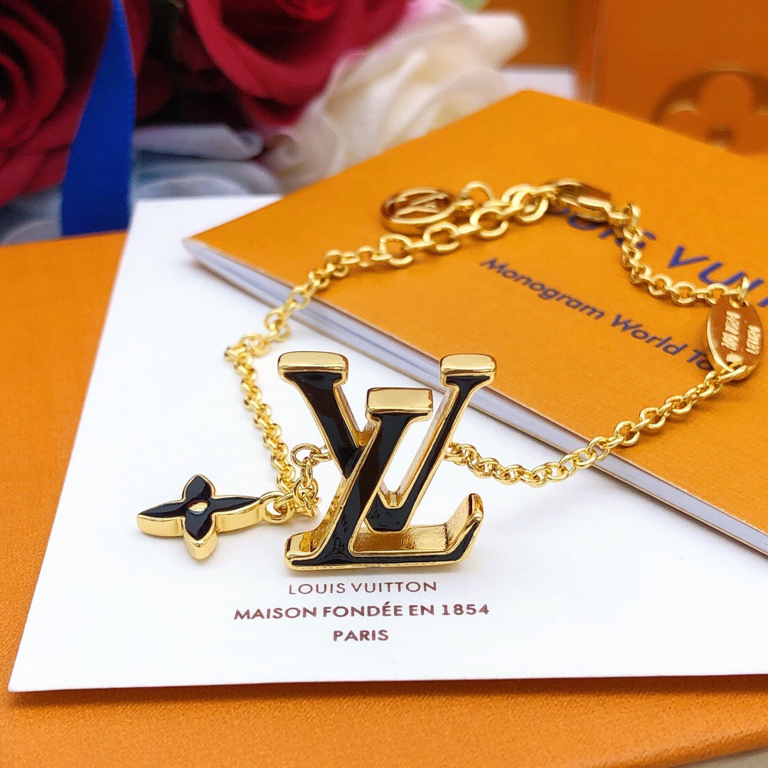 Geometric Emblem Bracelet in Gold-Tone – Black Detail – Design 004 detail view
