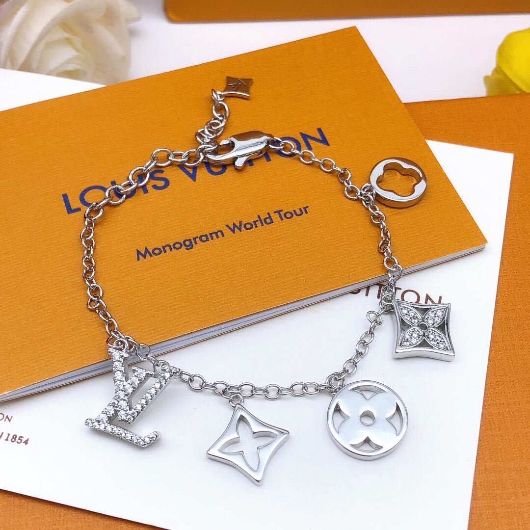 Geometric Emblem Bracelet in Silver-Tone – Silver Detail – Design 013 detail view