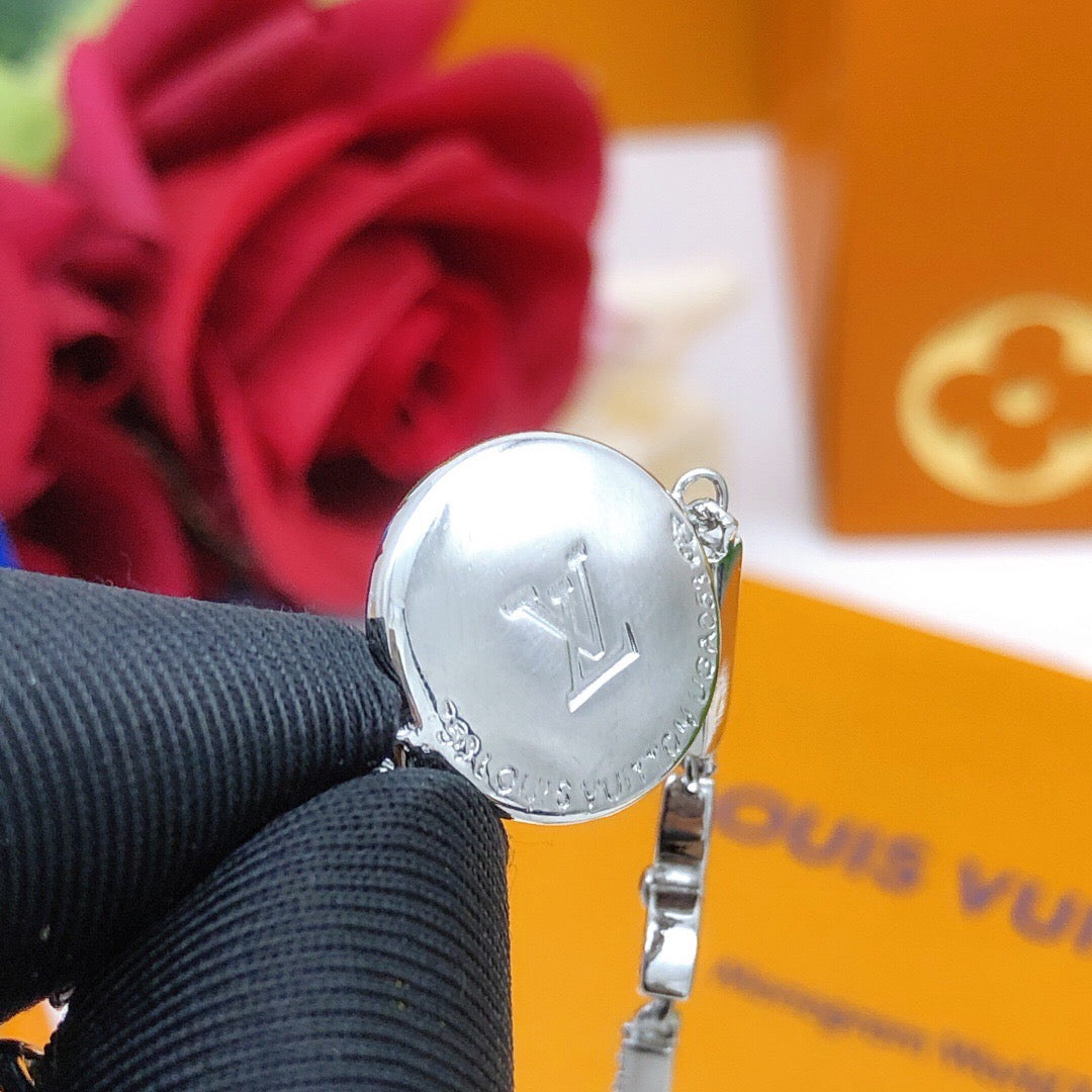 Geometric Emblem Bracelet in Silver-Tone – Silver Detail – Design 012 side detail