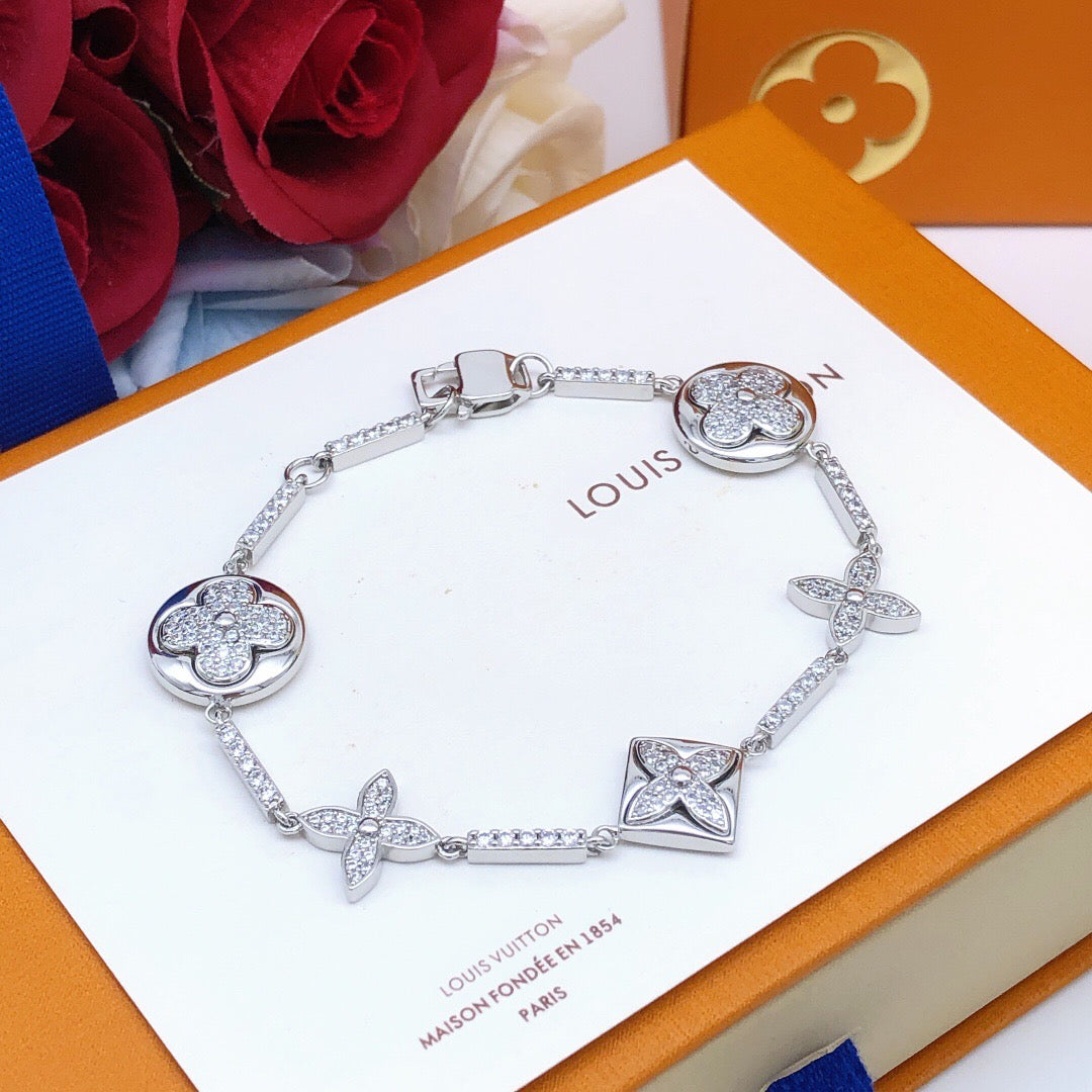 Geometric Emblem Bracelet in Silver-Tone – Silver Detail – Design 012 main product view