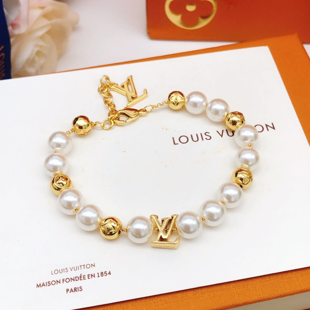 Geometric Emblem Bracelet in Gold-Tone – Pearl Detail – Design 005 detail view
