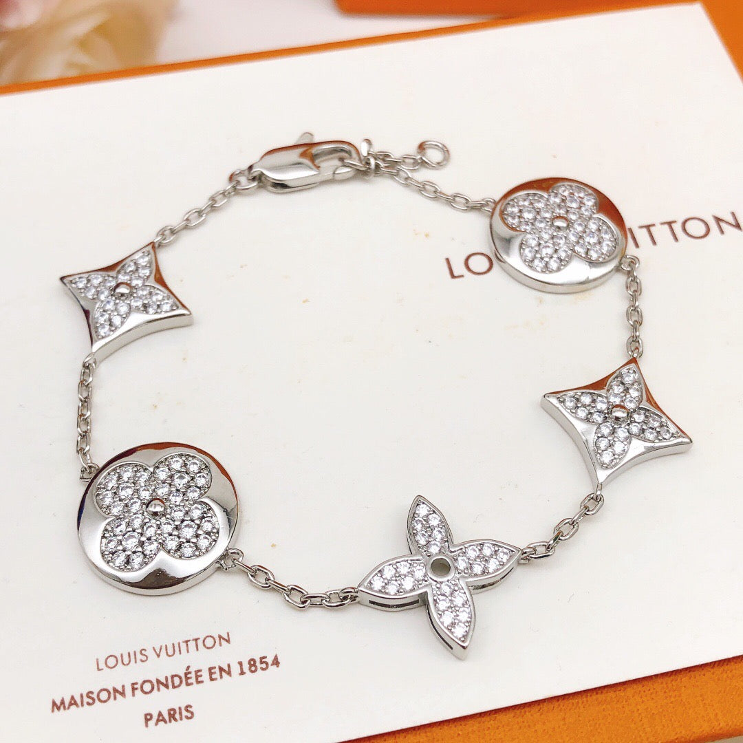 Geometric Emblem Bracelet in Silver-Tone – Silver Detail – Design 015 side detail