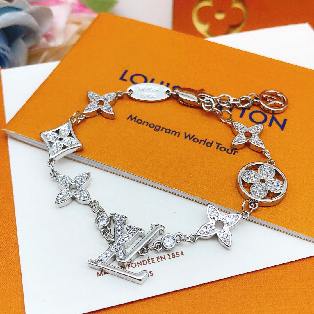 Geometric Emblem Bracelet in Silver-Tone – Silver Detail – Design 010 main product view
