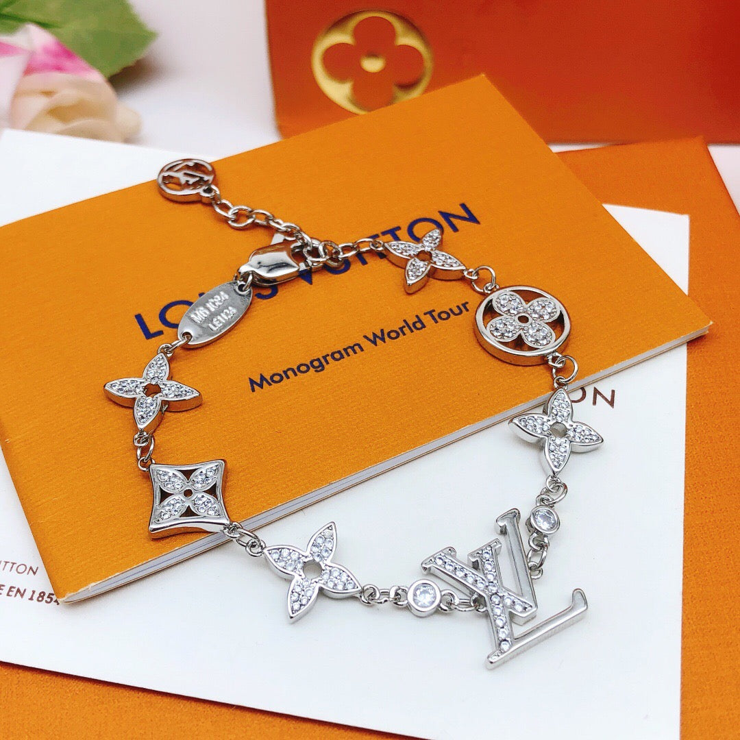 Geometric Emblem Bracelet in Silver-Tone – Silver Detail – Design 010 detail view