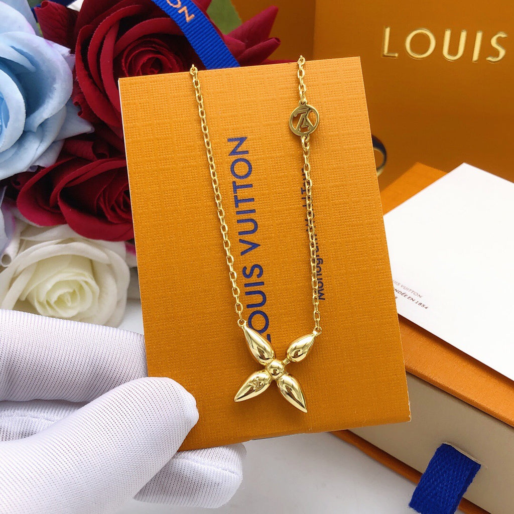 Geometric Emblem Bracelet in Gold-Tone – Design 042 close-up detail
