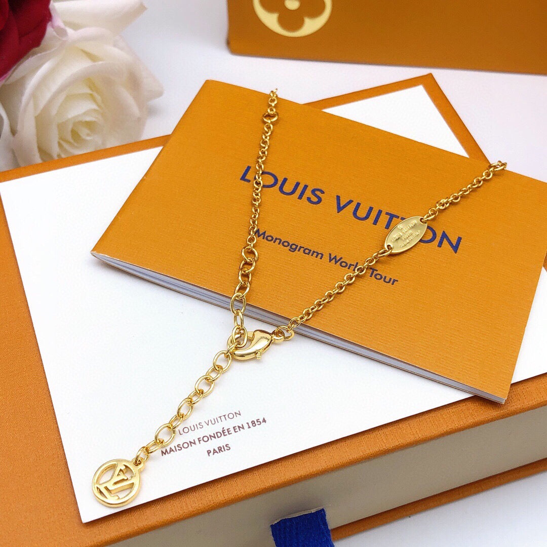 Geometric Emblem Pendant Necklace in Gold-Tone – Design 040 side detail