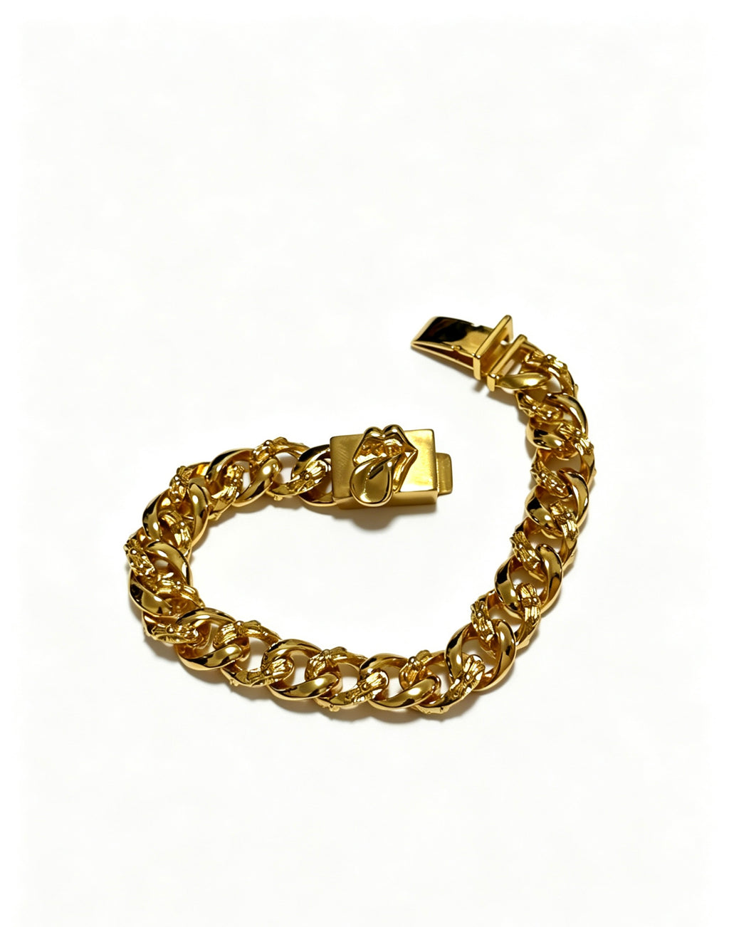 Cross Cuban-Link Bracelet in Antique Silver-Tone – Cuban Link – Design 03 close-up detail
