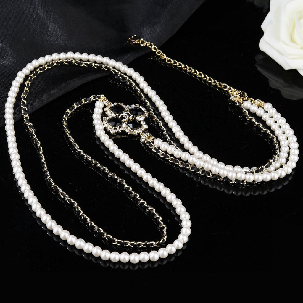Pearl Pearl-Detail Pendant Necklace – Pearl Detail – Design 020 side detail