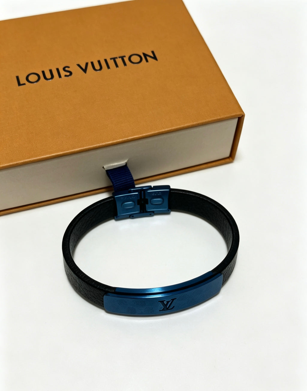 Chain Bangle in Silver-Tone – Blue Detail – Design 002 main product view