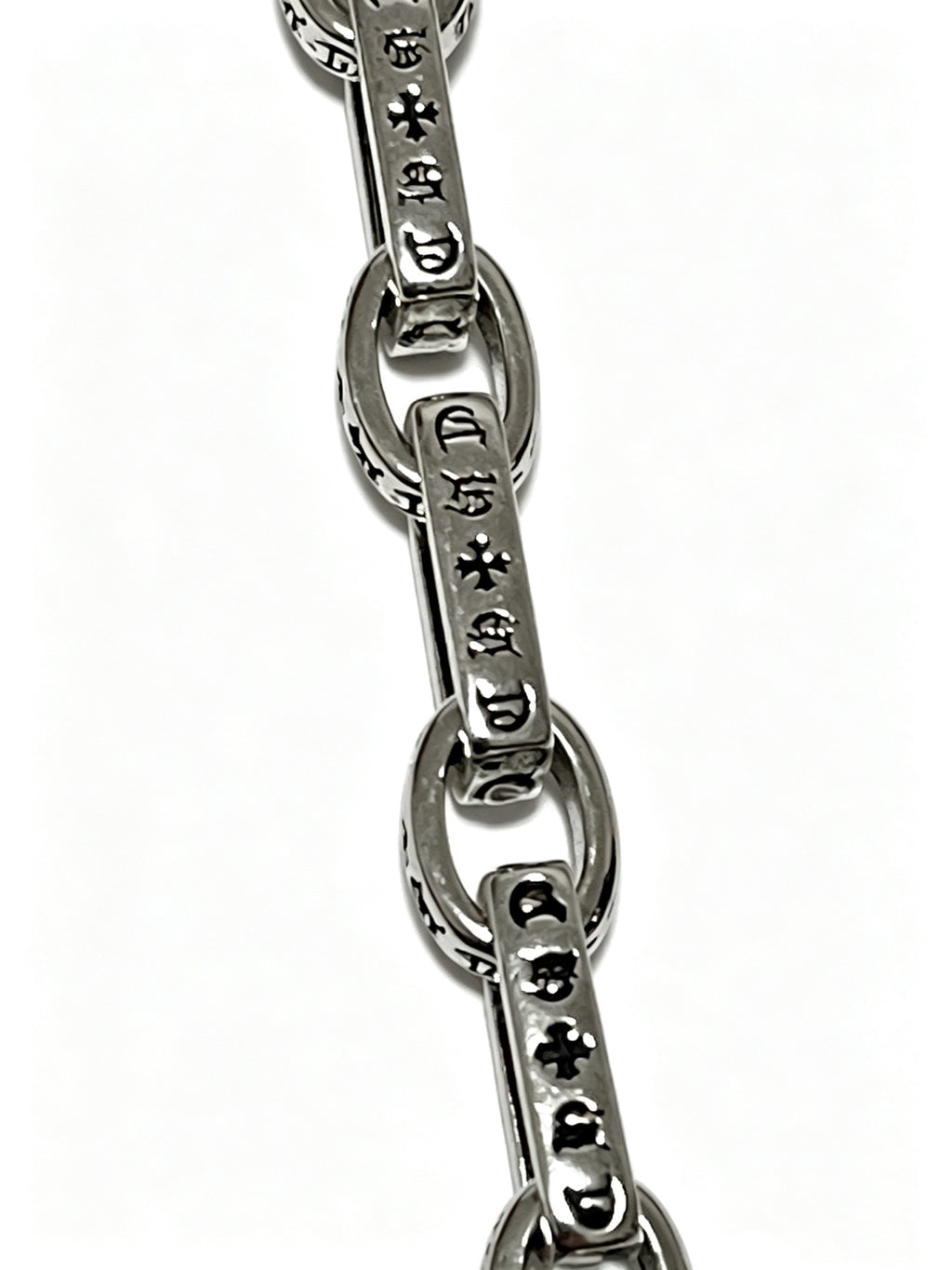 Cross Pendant Necklace in Antique Silver-Tone – Design 05 close-up detail