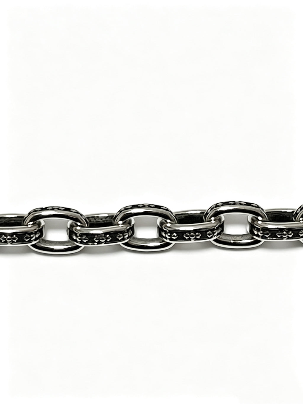 Cross Cuban-Link Bracelet in Antique Silver-Tone – Cuban Link – Design 09 side detail