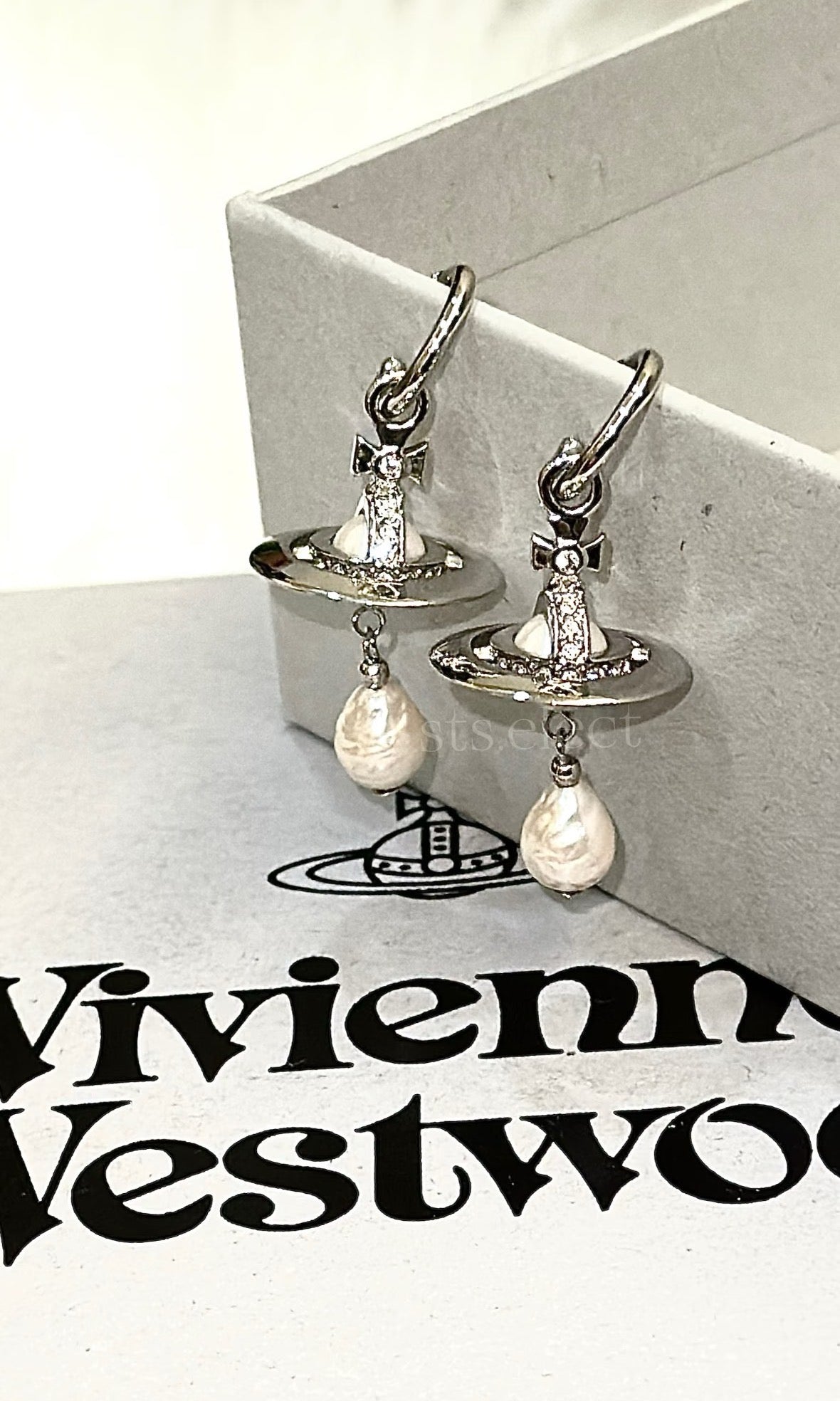Orb Pendant Necklace in Polished Metal-Tone – Pearl Detail – Design 014 close-up detail