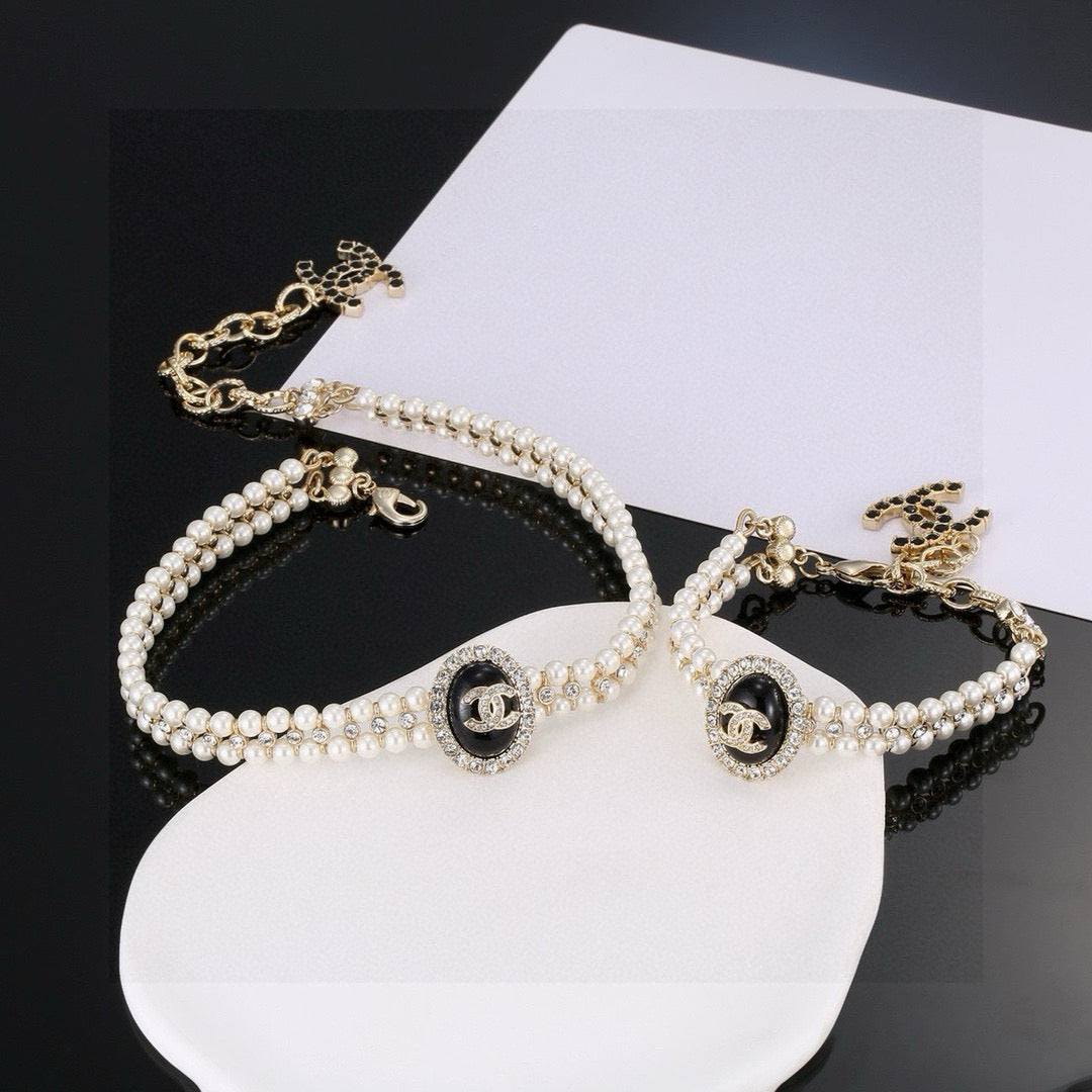 Pearl Bracelet in Polished Metal-Tone – Pearl Detail main product view