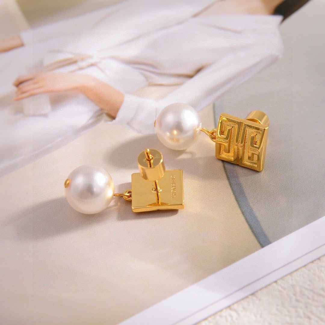 Signature Emblem Crystal-Accent Stud Earrings – Design 002 close-up detail