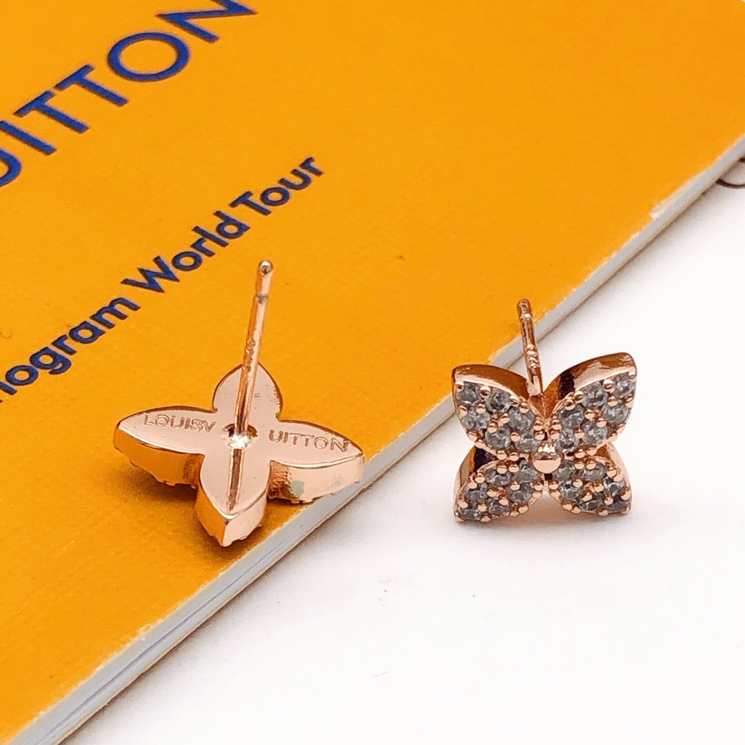 Geometric Emblem Stud Earrings in Rose-Gold-Tone – Rose Gold Detail – Design 003 detail view