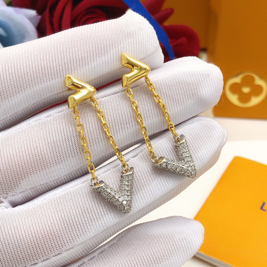 Geometric Emblem Stud Earrings in Gold-Tone – Design 012 close-up detail
