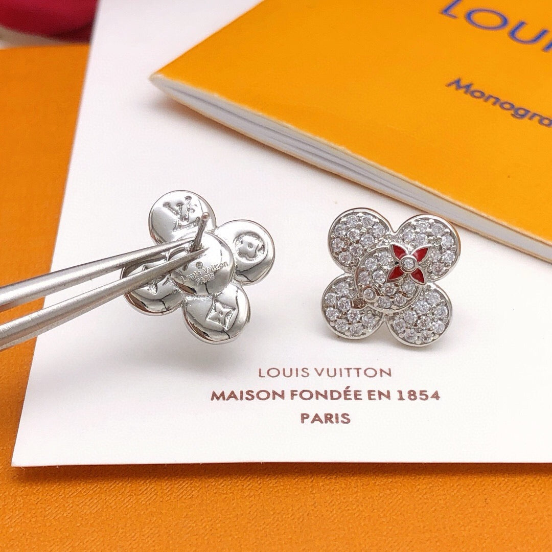 Floral Fashion Accessory – Silver Detail front product view