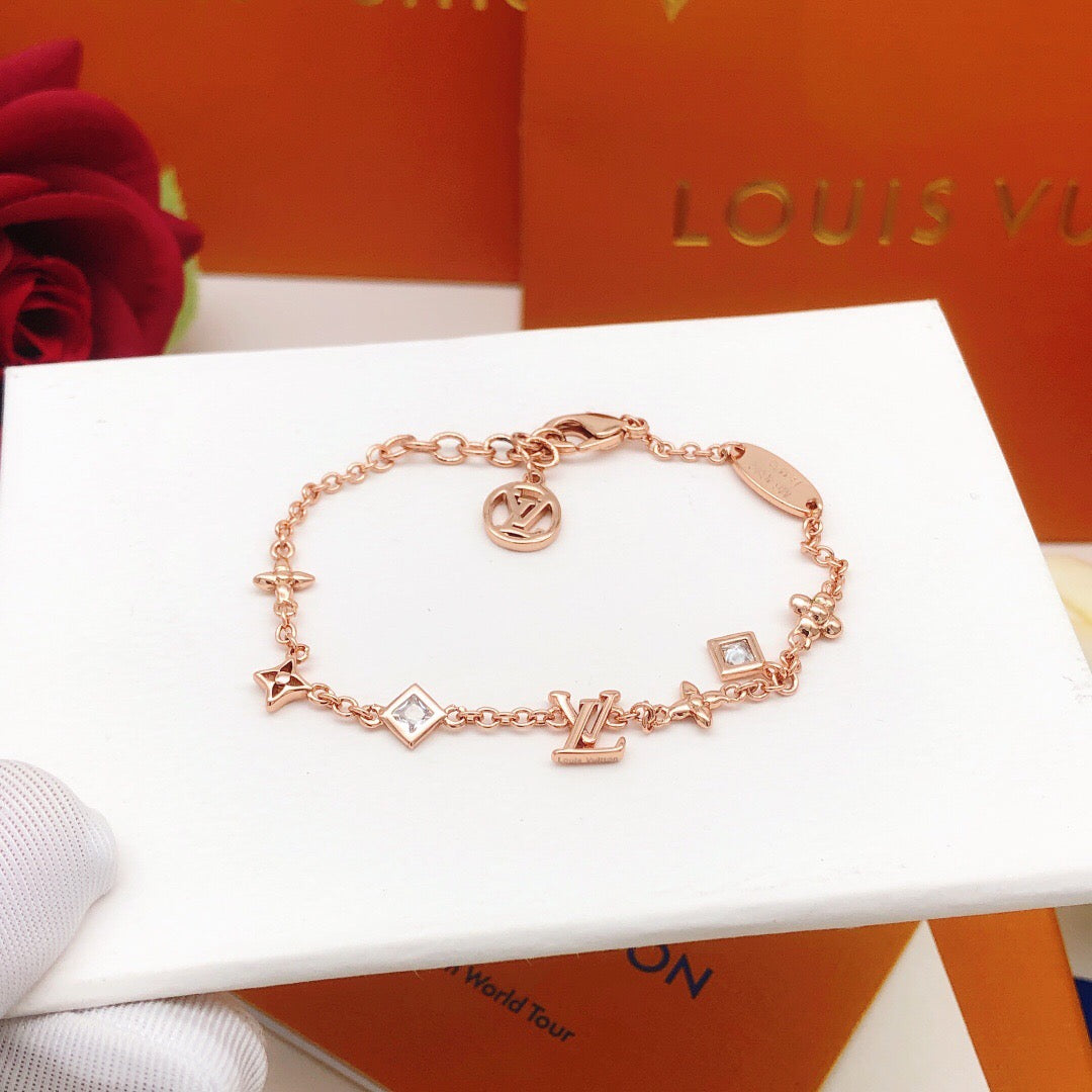 Geometric Emblem Bracelet in Rose-Gold-Tone – Rose Gold Detail – Design 008 detail view