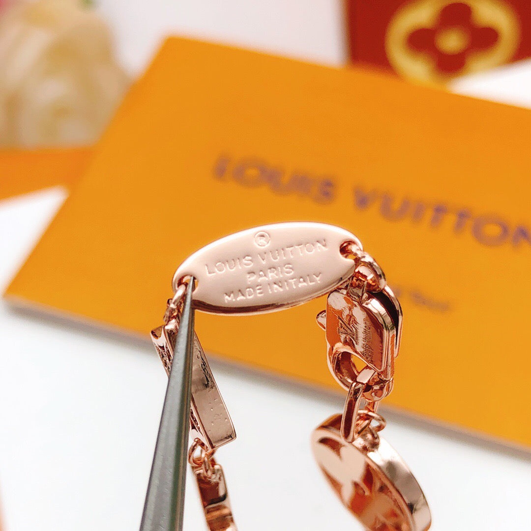 Geometric Emblem Bracelet in Rose-Gold-Tone – Rose Gold Detail – Design 005 side detail