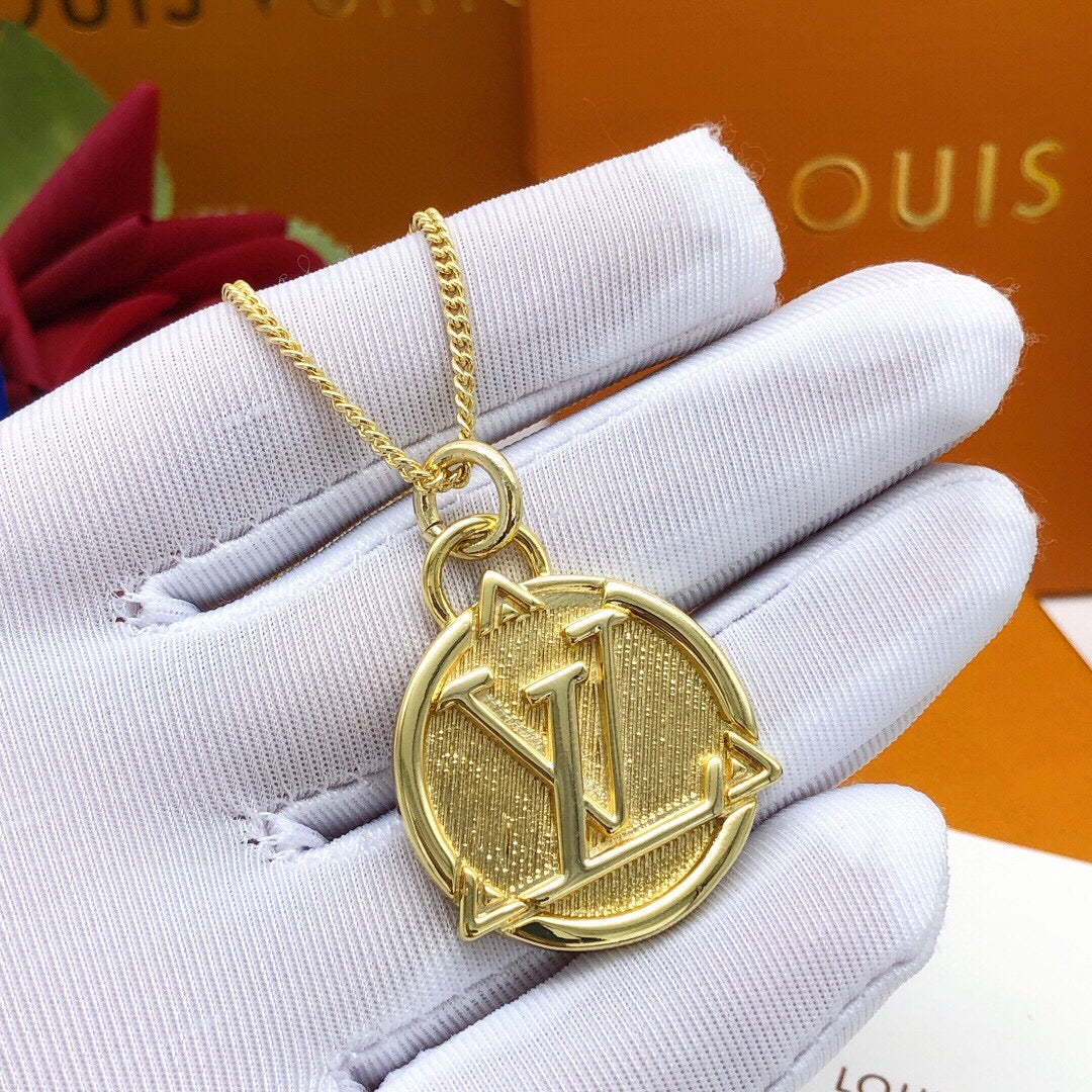 Round Pendant Necklace in Gold-Tone – Design 003 side detail