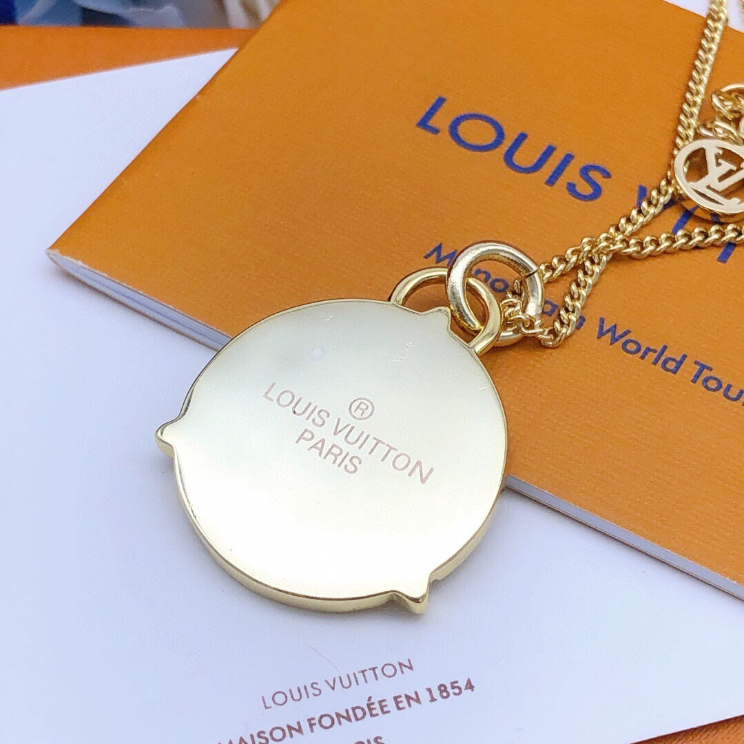 Round Pendant Necklace in Gold-Tone – Design 004 close-up detail
