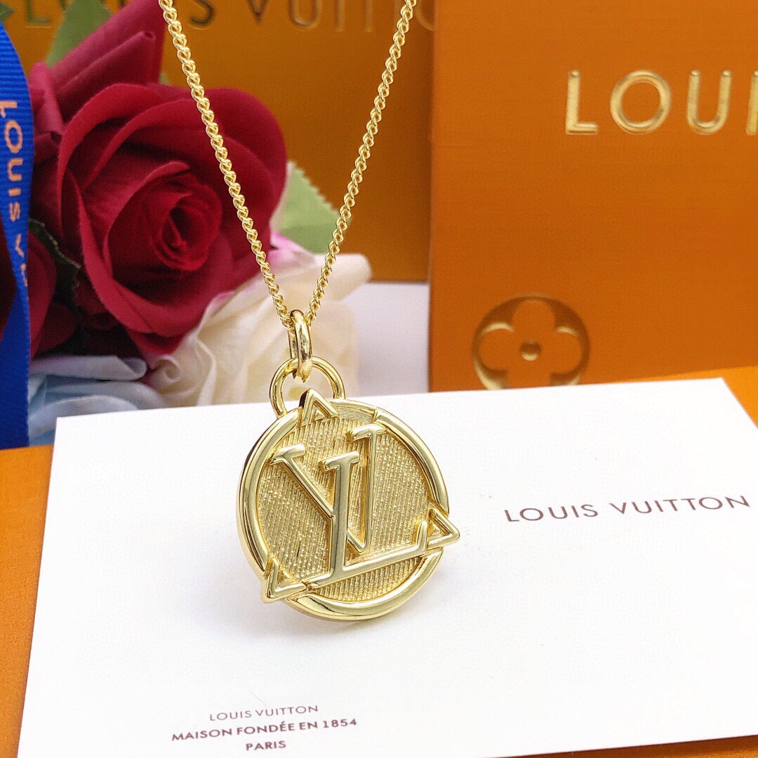 Round Pendant Necklace in Gold-Tone – Design 004 main product view