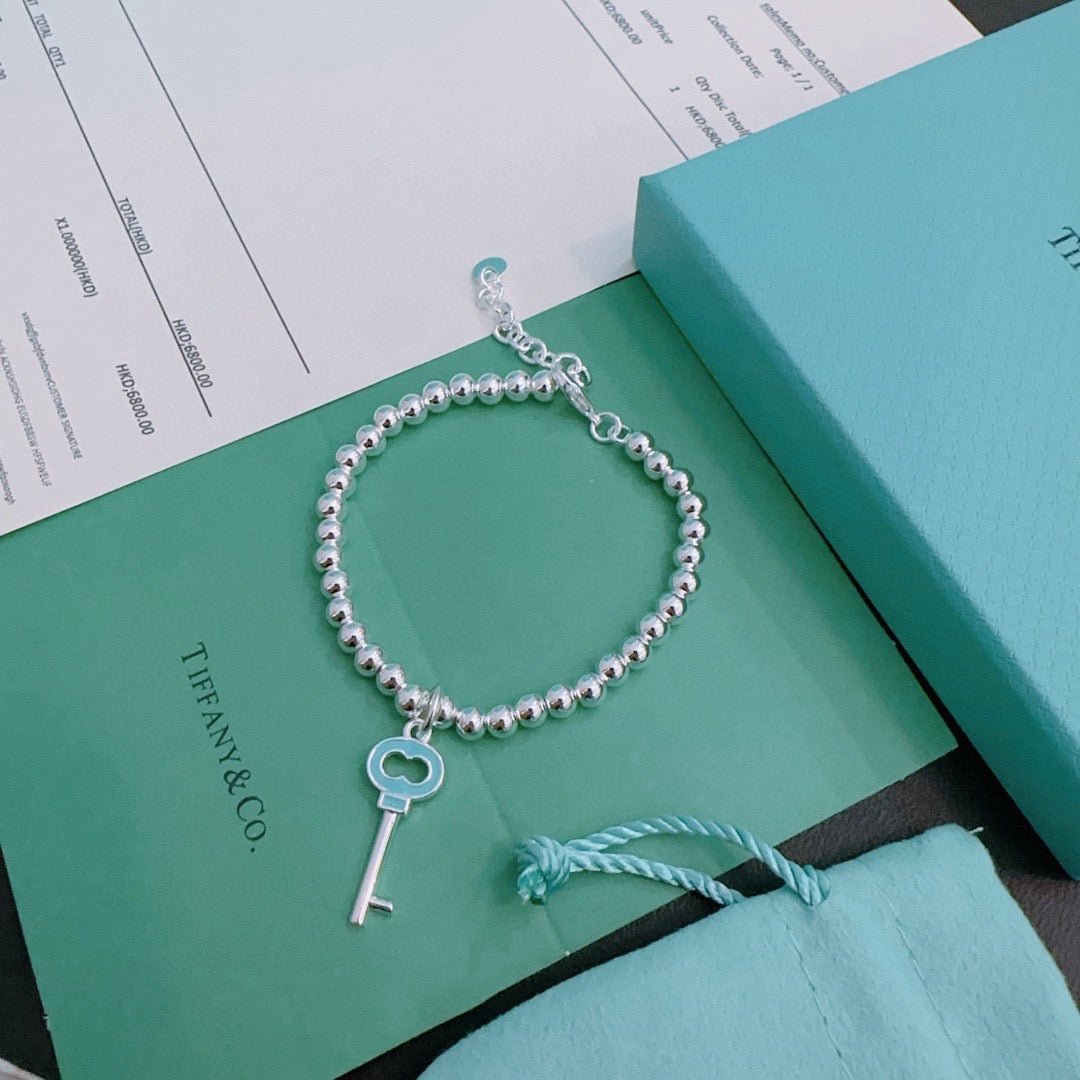 Signature Motif Bracelet in Silver-Tone – Vintage Detail – Design 14 main product view