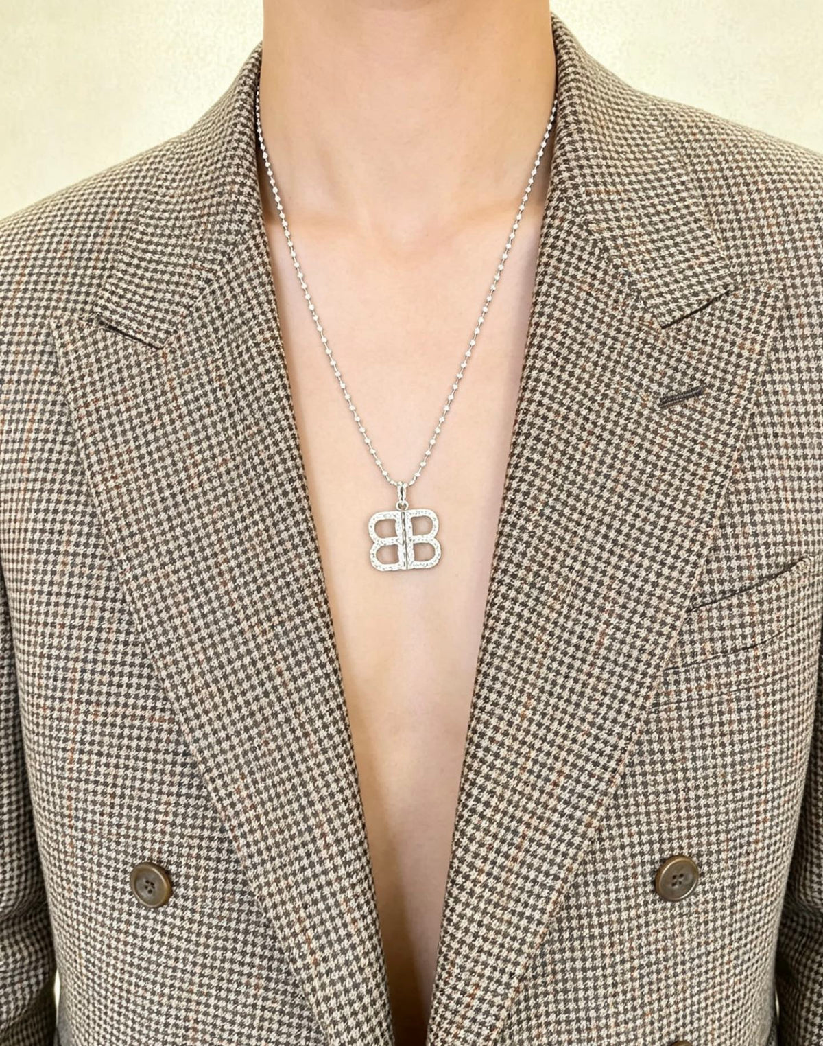 Geometric Emblem Pendant Necklace in Polished Metal-Tone – Vintage Detail – Design 021 detail view