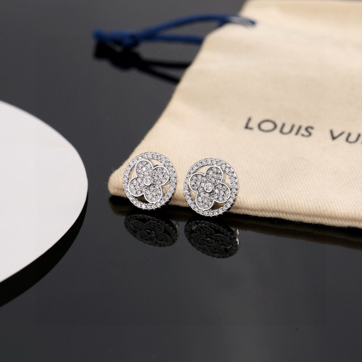 Geometric Emblem Stud Earrings in Polished Metal-Tone – Design 006 detail view
