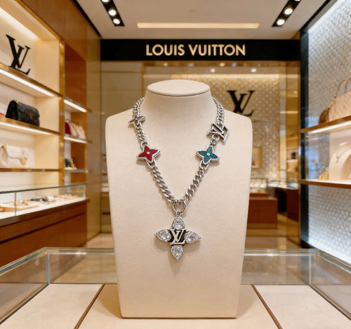 Chain Pendant Necklace in Silver-Tone – Design 004 front product view