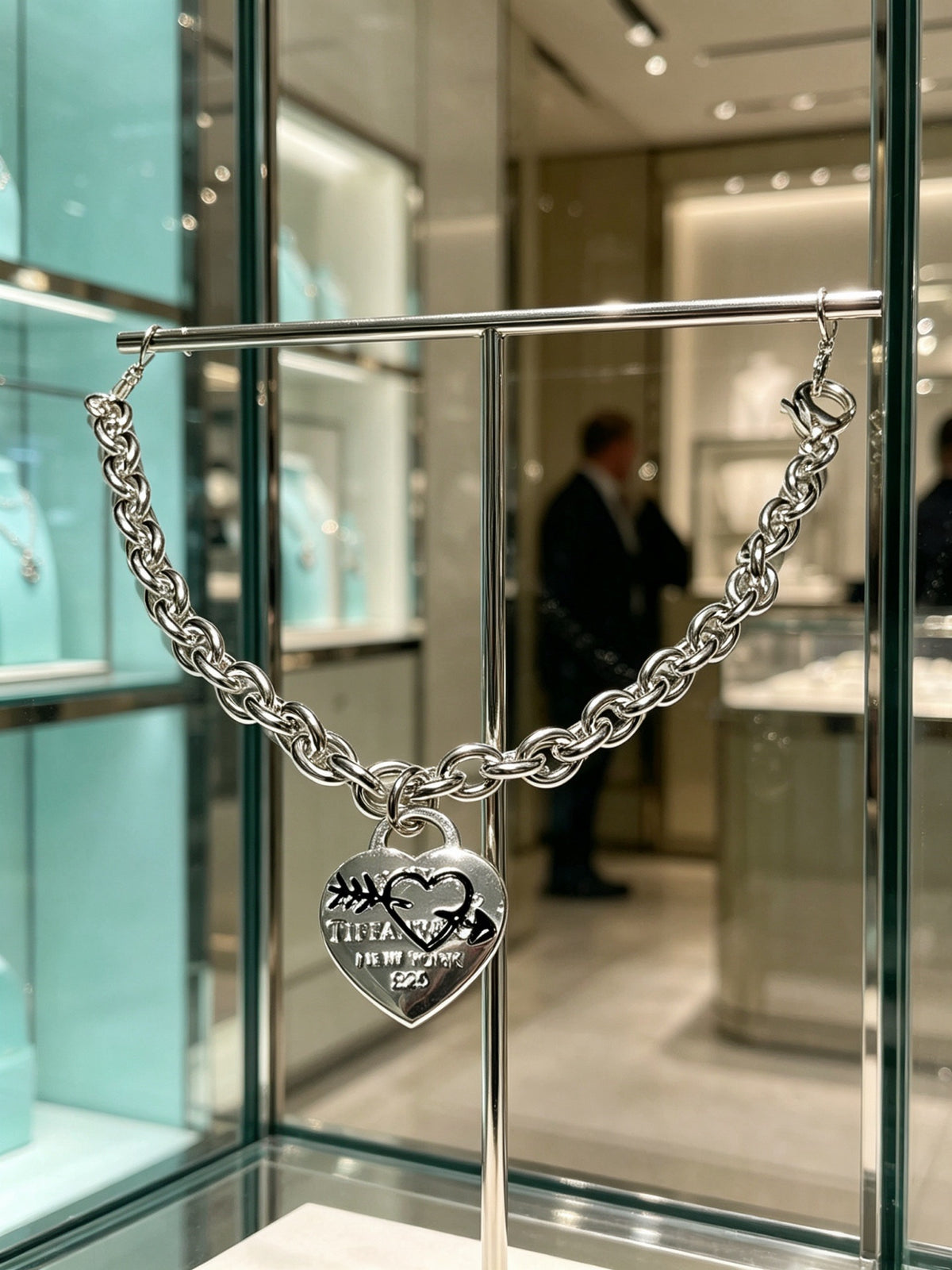 Signature Motif Bracelet in Silver-Tone – Vintage Detail – Design 08 close-up detail
