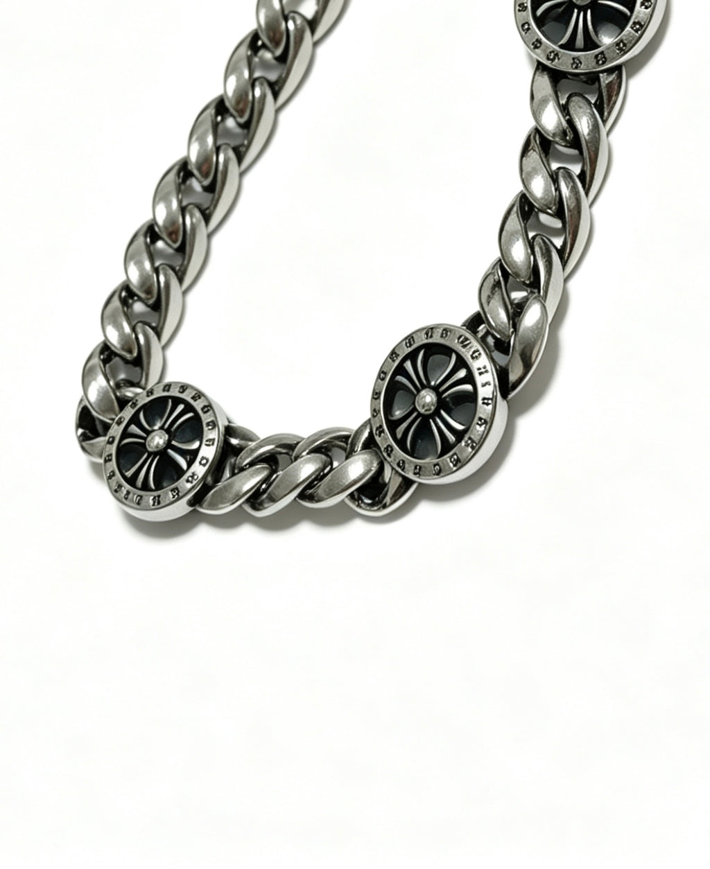 Cross Cuban-Link Bracelet in Antique Silver-Tone – Cuban Link – Design 02 close-up detail