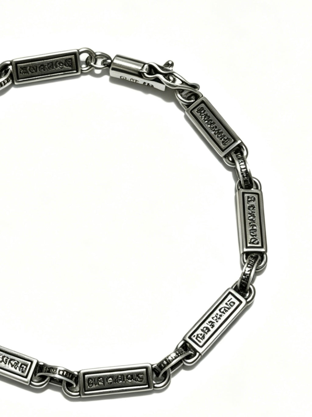Cross Cuban-Link Bracelet in Antique Silver-Tone – Cuban Link side detail