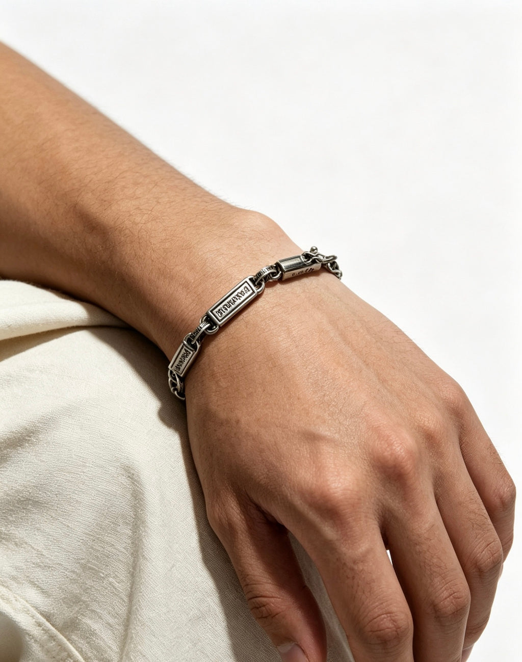 Cross Cuban-Link Bracelet in Antique Silver-Tone – Cuban Link side detail