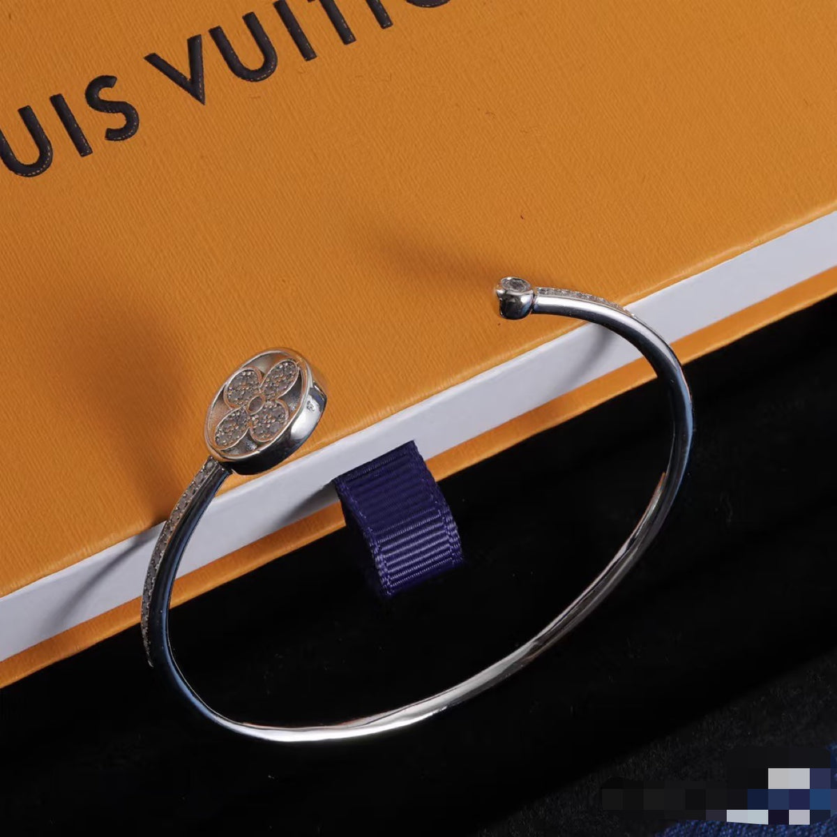 Clover Bangle in Polished Metal-Tone – Clover Detail main product view