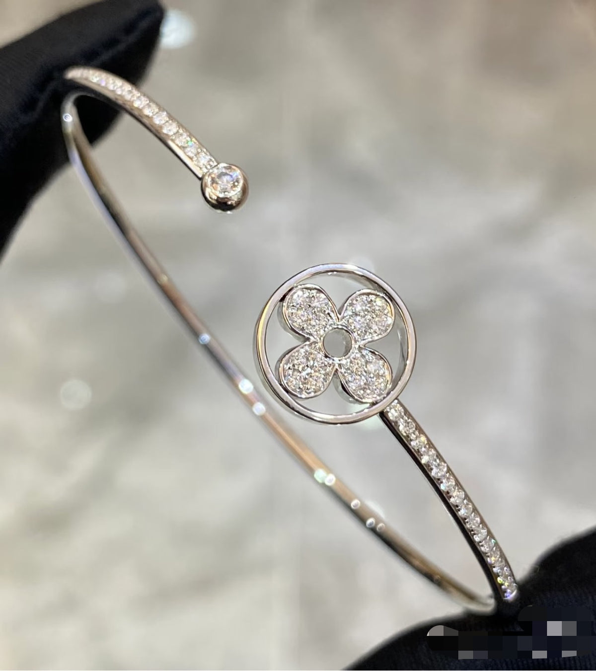 Clover Bangle in Polished Metal-Tone – Clover Detail front product view