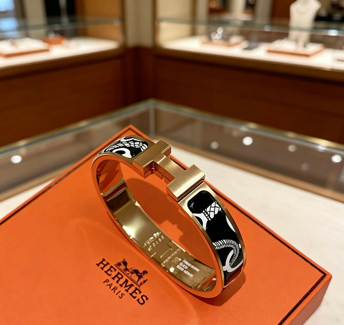 Horse Bangle in Gold-Tone – Enamel Detail – Design 008 front product view